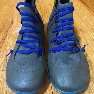 Womens side zip shoes